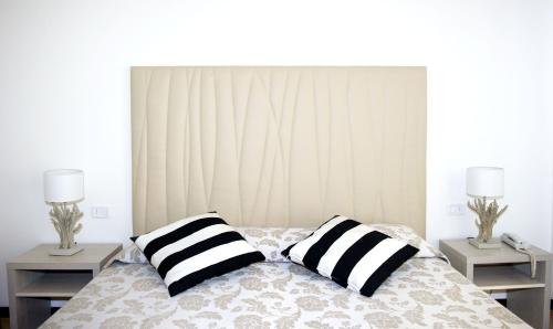 2 twin beds