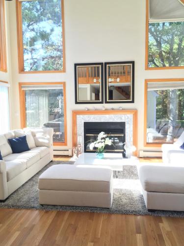 Contemporary & Spacious South Cape Beach House image