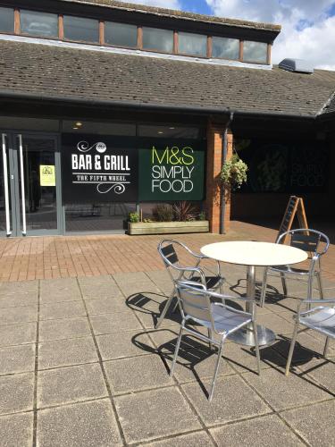 ห้องอาหาร, Warrington Motel, J20 M6 Lymm Services in ลัม