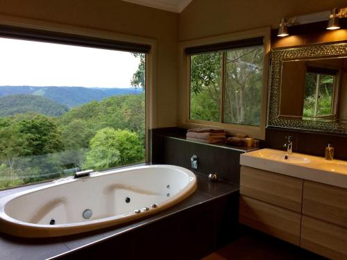 Maleny Luxury Cottages