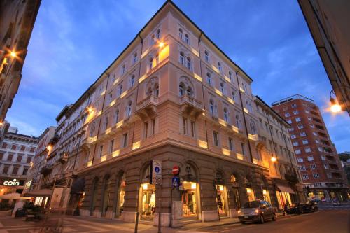 Hotel Continentale - Tap to explore photos