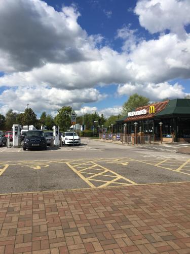 Warrington Motel, J20 M6 Lymm Services