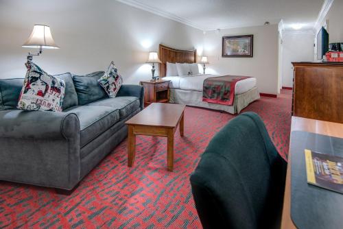 Ramada by Wyndham Metairie New Orleans Airport