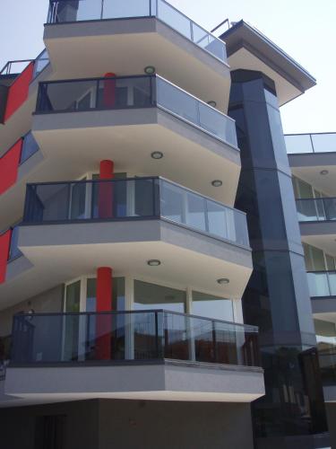 2 bedrooms, 4 beds