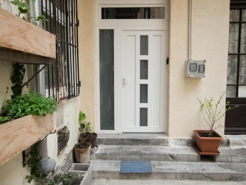 Goldcentral Apartment Dob-Cozy Place Next to Mazel Tov-Two Bedrooms - image 14