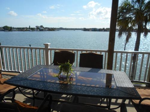 3000 Sq Ft Beach and Bay Condo