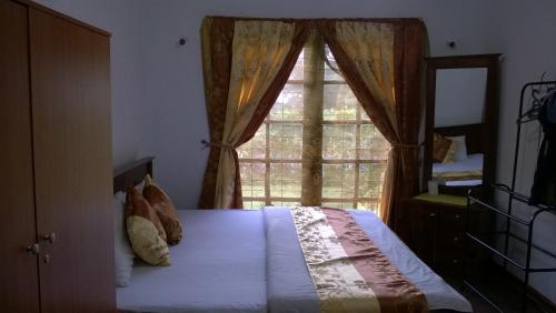 Standard Double Room image 2