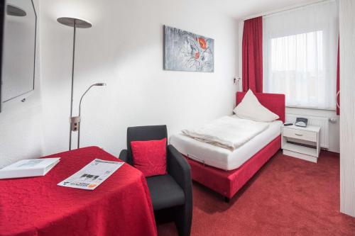 Single Room image 8
