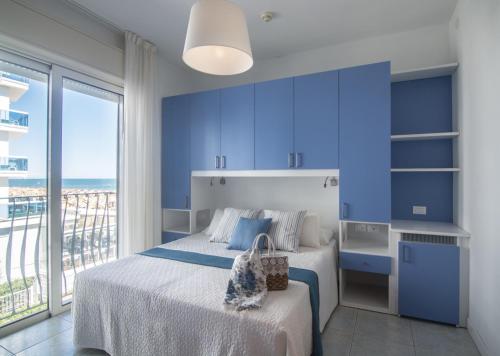 2 twin beds