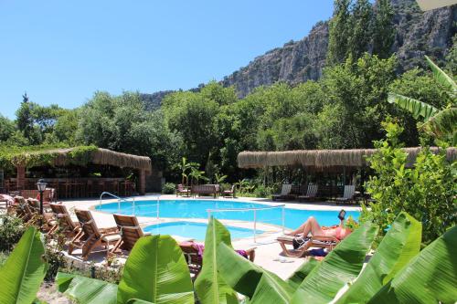 مسبح, Hotel Riverside in داليان