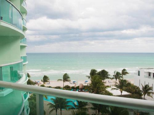 Stunning Sea view Apt in Hollywood Beach Hollywood 