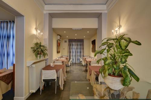 Restoran, Hotel Universo in Turin