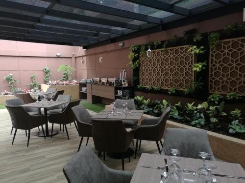 96570071 Hotel Lomas 10 Medellin by DICO