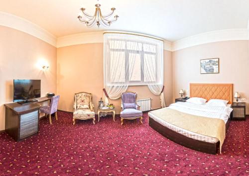 Hyde Park Hotel - image 4