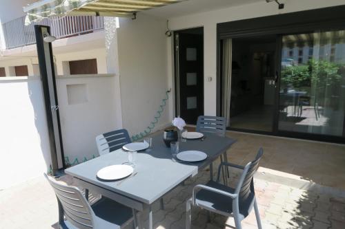 Appartement de standing avec belle terrasse 100m plages