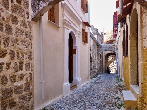 Helios Garden Boutique Apartments - image 14