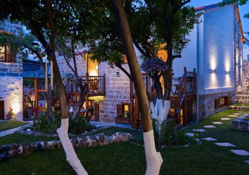 Helios Garden Boutique Apartments - image 11