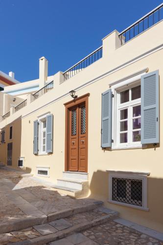 Antouanetta Apartments - image 10