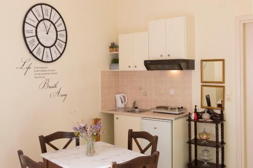 Antouanetta Apartments - image 12