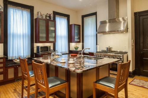 Konyha, The Inn at 97 Winder near Detroit Történeti Múzeum