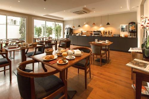 Їжа та напої, Hotel Montbriand Antony - Ancien Alixia in Антоні