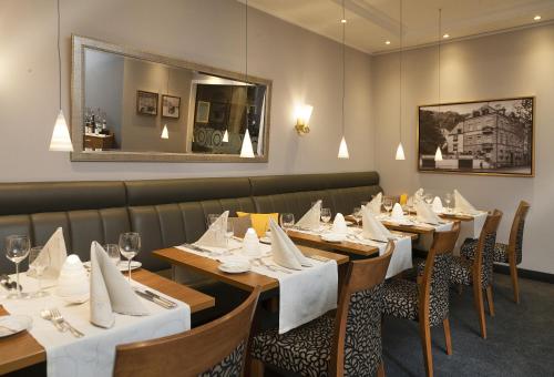Restoran, Boutique-Hotel Moseltor in Traben -Trarbach