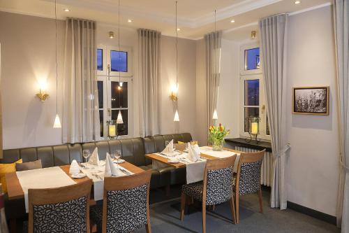 Restoran, Boutique-Hotel Moseltor in Traben -Trarbach