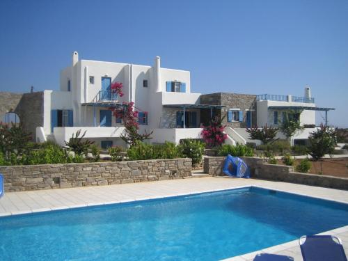  White Cliff Villas in Naoussa
