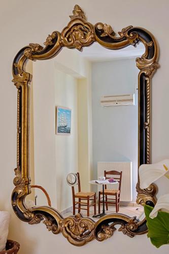 Antouanetta Apartments - main image