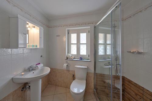 Antouanetta Apartments - image 5