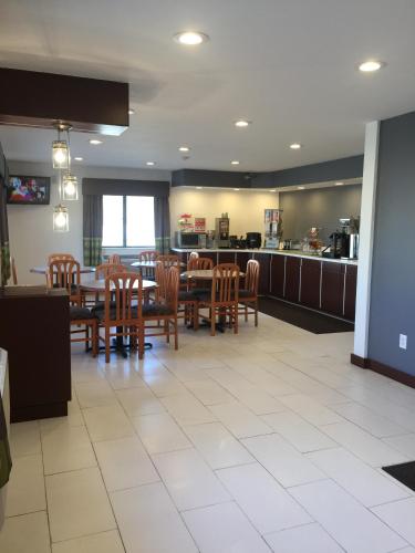 餐飲選擇, 贊斯維爾溫德姆速8酒店 (Super 8 By Wyndham Zanesville) in 查內思維爾 (OH)