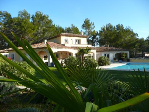 A szálláshely kívülről, Les Pitounus in Les Arcs