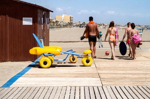 Tot un Mon-Beachfront House