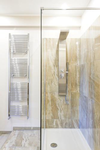 RHS Rienzo Suites - image 10