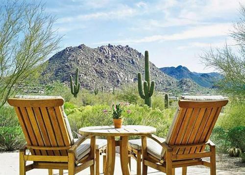 Surrounding environment, Four Seasons Resorts Scottsdale at Troon North in Carefree