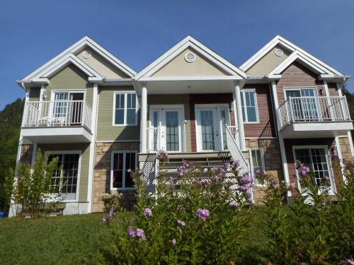 A szálláshely kívülről, Condo Mont-Edouard in L'Anse-Saint-Jean (QC)