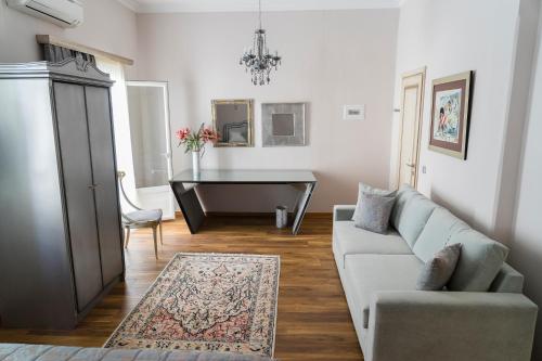 Le Bijou Luxury Rooms & Suites – Veria, MT
