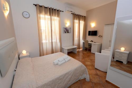 Suite with Balcony image 5