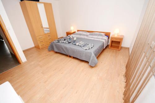  Apartments Katarina in Veli Rat