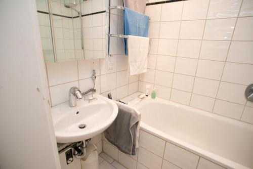 Apartement mit Dachterrasse - bei Curth klingen - Teilen Sie uns Ihre Ankunfszeit mit, Düsseldorf (Foto 6)