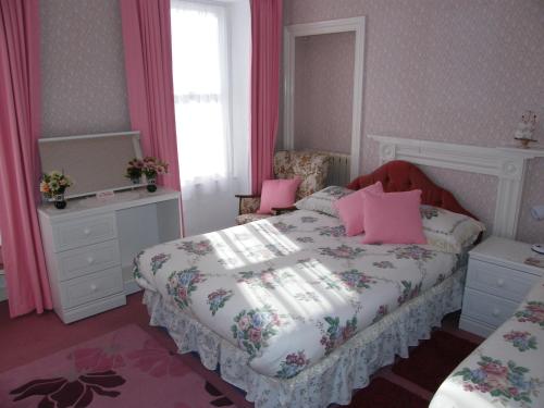 El Tabora Guest House in Saint Peter Port