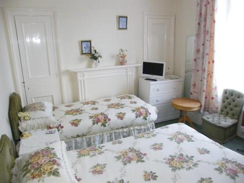 El Tabora Guest House in Saint Peter Port