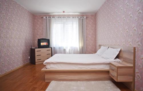 Kiev Sophii Rusovoi Apartment - image 6