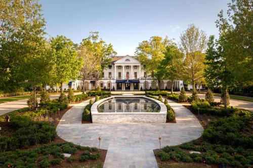 Williamsburg Inn, an official Colonial Williamsburg Hotel