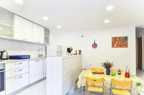 Poolside Paradise - A Hidden Gem in Split