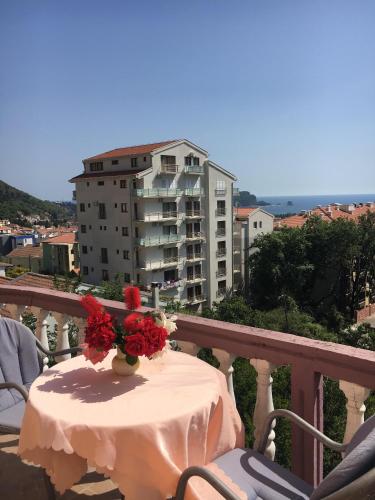 Sunny Villa Apartments 4