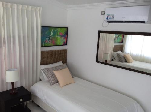 Twin Room image 1