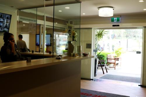 Arena Hotel (formerly Sleep Express Motel) - image 5