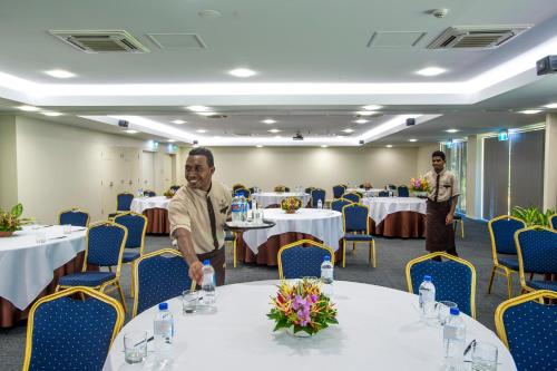 Heritage Park Hotel - image 2