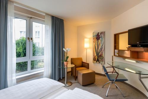 room detail thumbnail 1